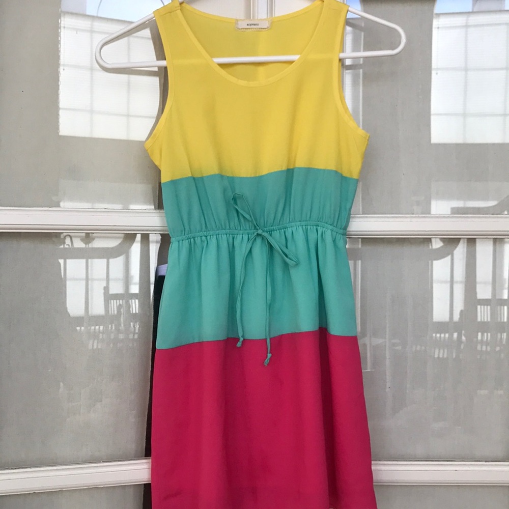 Girls sz small Soprano color block dress